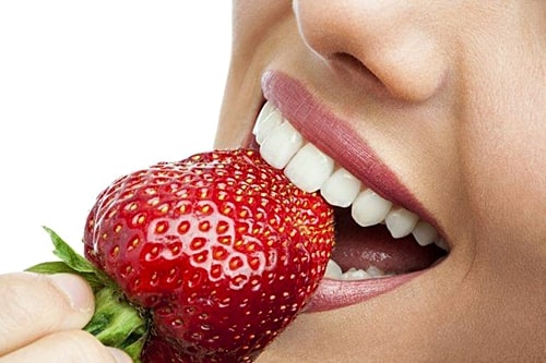 ăn hoa quả giúp răng trắng sáng