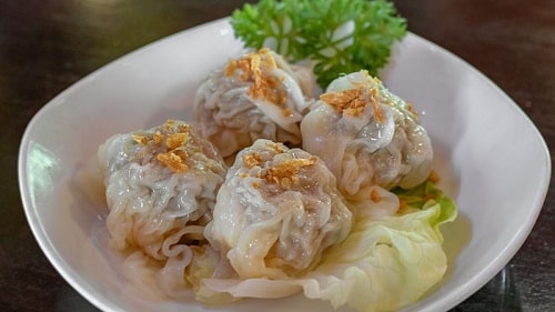 Món ăn đặc trưng của người Hoa trong dịp Tết ở Việt Nam